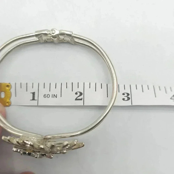 Starfish Coral Faux Pearl-Embellished Silver Tone Bracelet - Picture 5 of 6